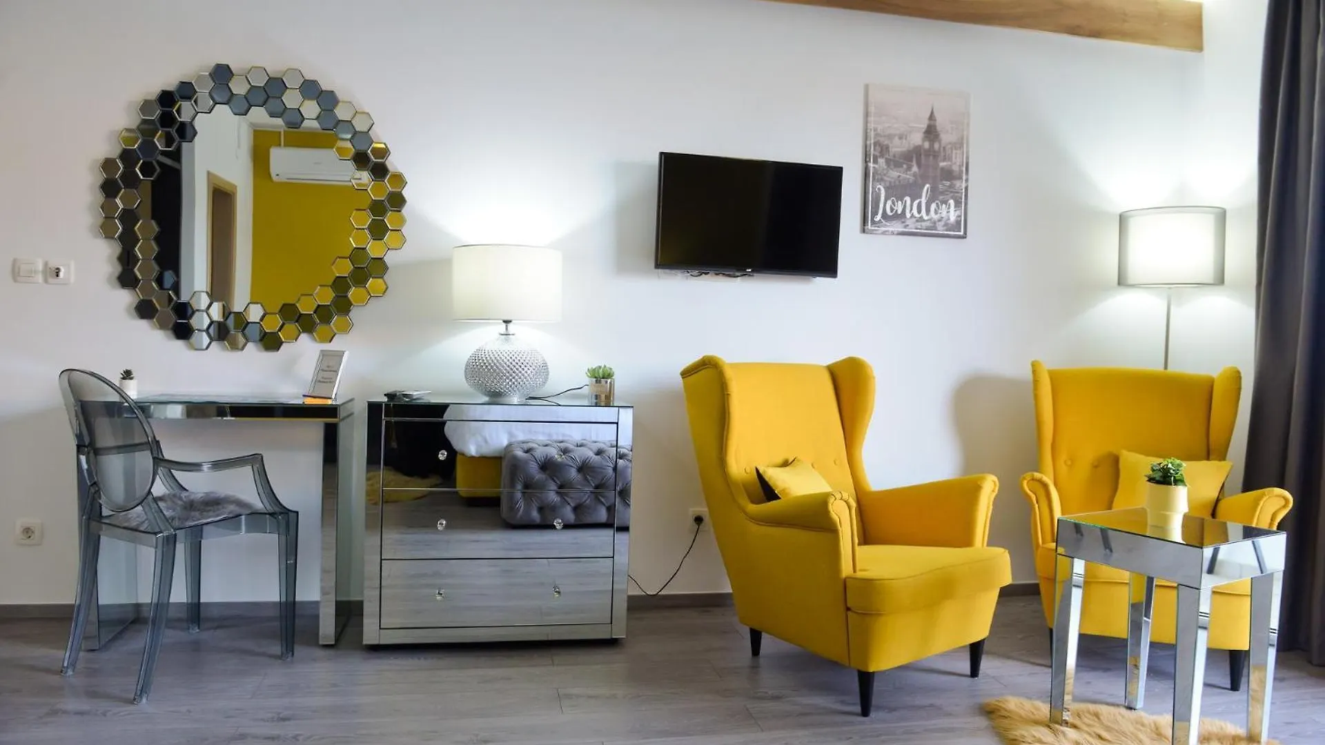 Piazza Rooms زادار بيت ضيافة