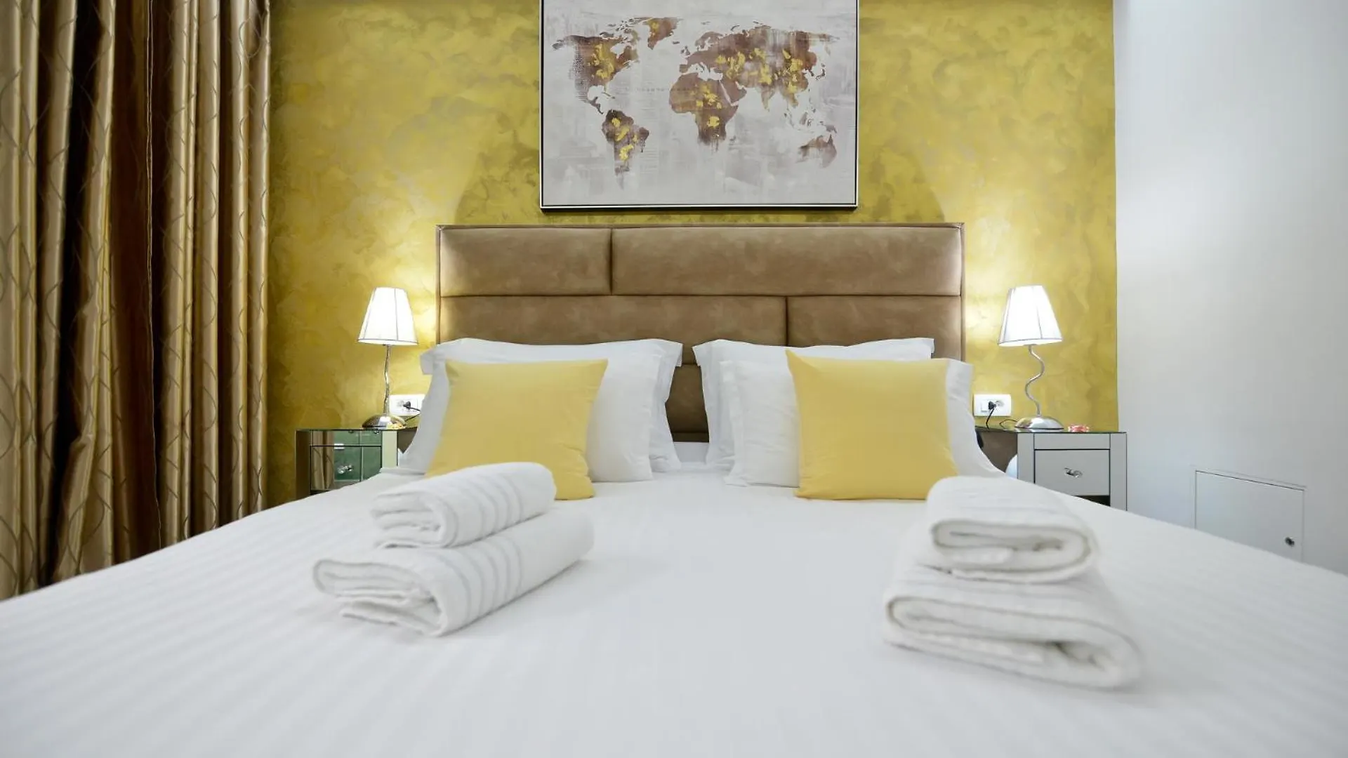 Piazza Rooms زادار